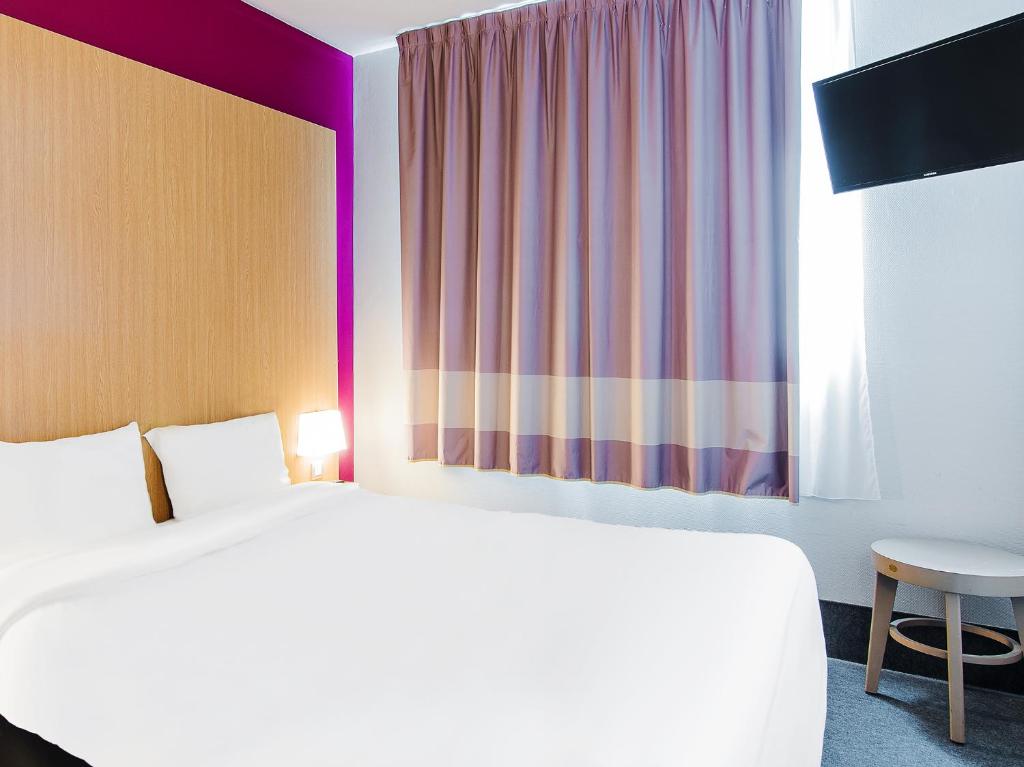 B&B HOTEL Toulouse Basso Cambo is 7 km from the centre of Toulouse and 3 km from the A620 motorway.