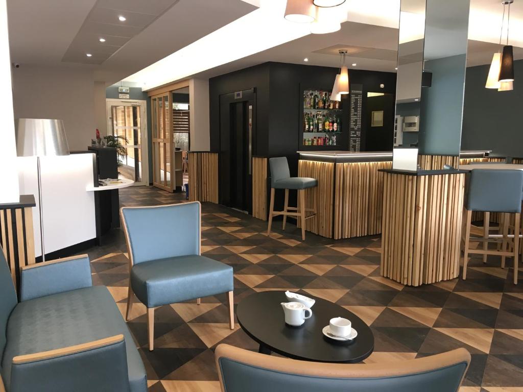 Located on the banks of the Canal du Midi, Hôtel Icare is located 130 metres from Matabiau Train Station.