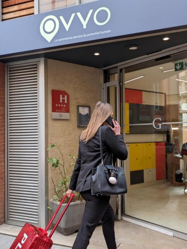 Situat în Toulouse, 2,8 km de Zénith de Toulouse, OVYO Hôtel oferă cazare cu bar şi parcare privată.