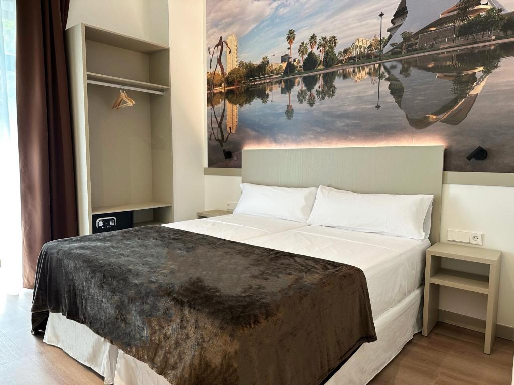 Hotel BESTPRICE Valencia dispune de camere cu aer condiționat cu TV cu ecran plat în districtul Patraix din Valencia. Proprietatea este în jur de 1.
