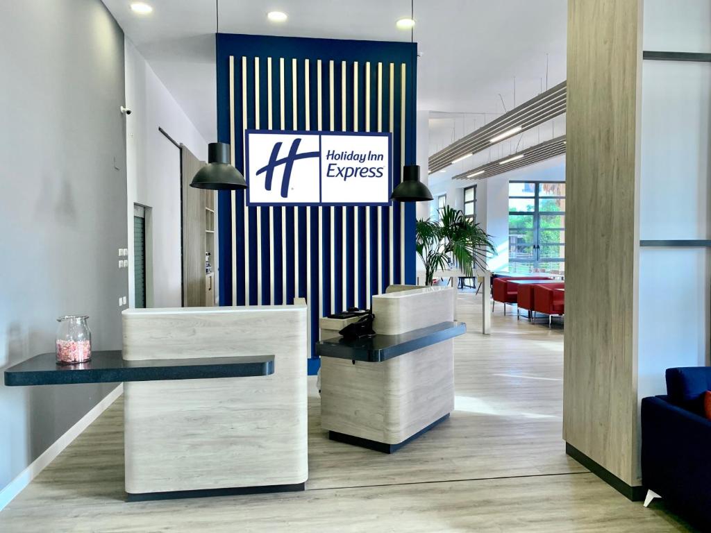 Express by Holiday Inn Ciudad de las Ciencias is a 5-minute walk from Valencia’s City of Arts and Sciences.