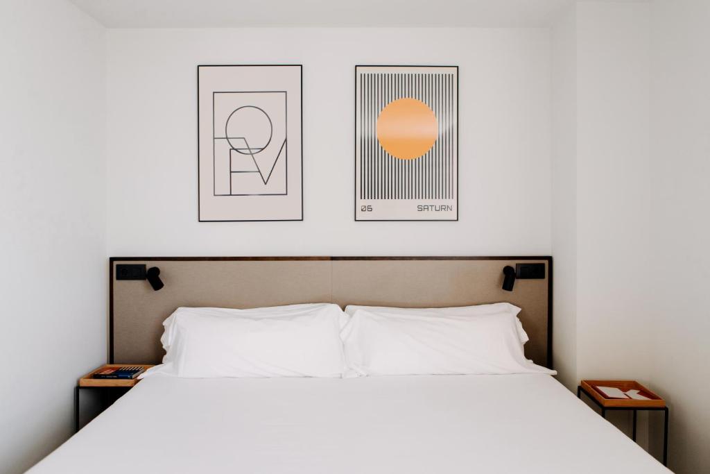 The Hotel Kramer is situated 3.5 km from the centre of Valencia, 300 metres from Turia Metro Station.