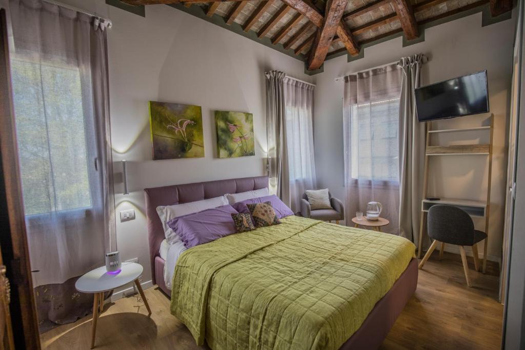Situated in Treviso, 17 km from Mestre Ospedale Train Station, A casa di V-Ale features accommodation with a shared lounge, free private parking and a bar.