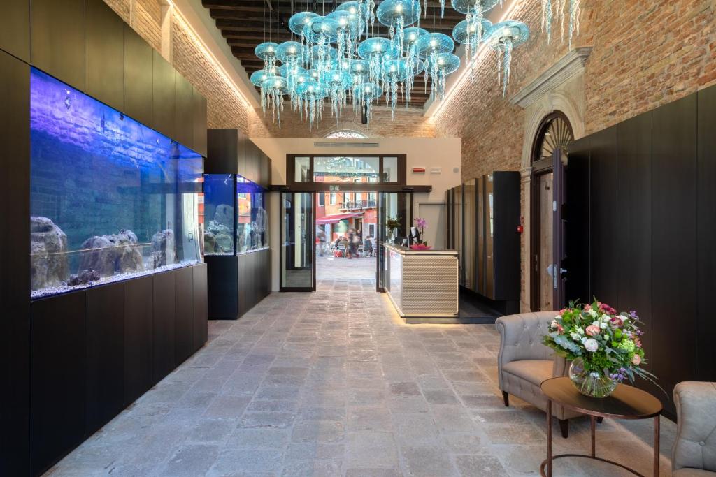 El Hotel Aquarius Venice-Ascend Hotel Collection está situado en Venecia y a 700 metros de la estación de tren de Venecia Santa Lucia, a 700 metros...