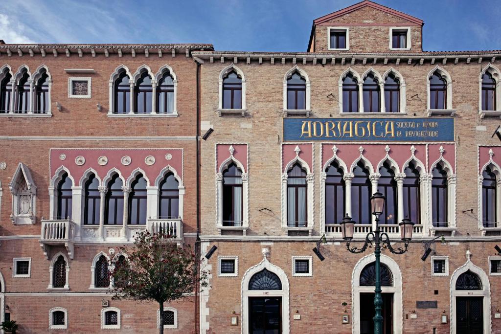 Il Palazzo Experimental ofrece alojamiento en el distrito de Dorsoduro de Venecia, a 1,7 km de St.