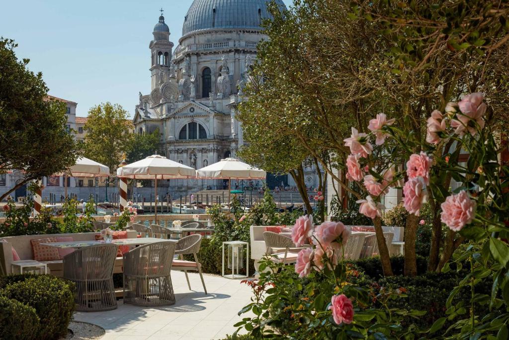 El San Regis Venecia cuenta con maravillosas vistas al Gran Canal. Cuenta con un restaurante panorámico y bar, y una decoración de estilo veneciano.