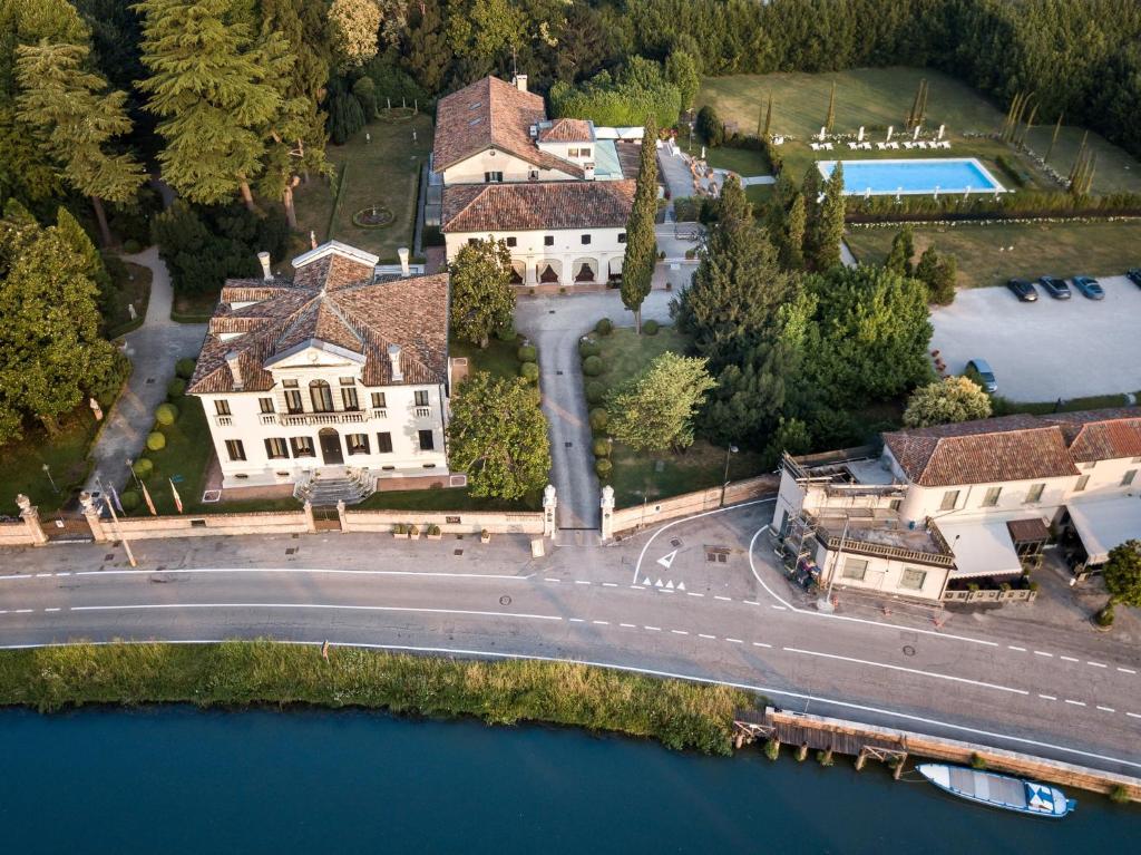 Relais et Châteaux Hotel Villa Franceschi, Mira