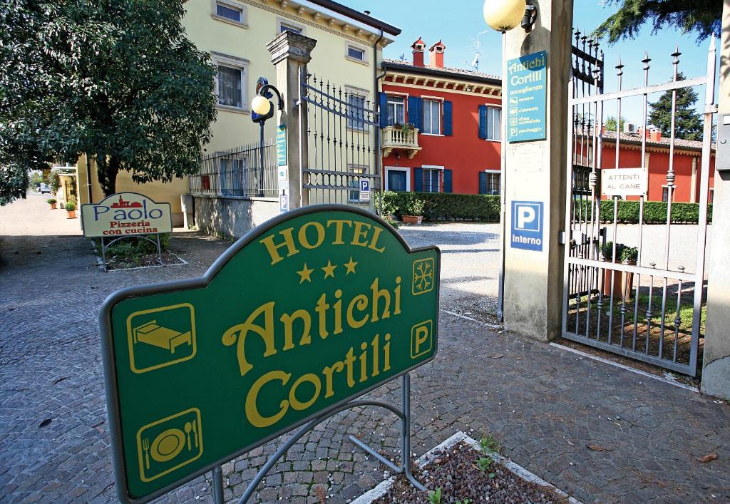 Situé à Dossobuono, à 8,4 km du musée Castelvecchio et 9.