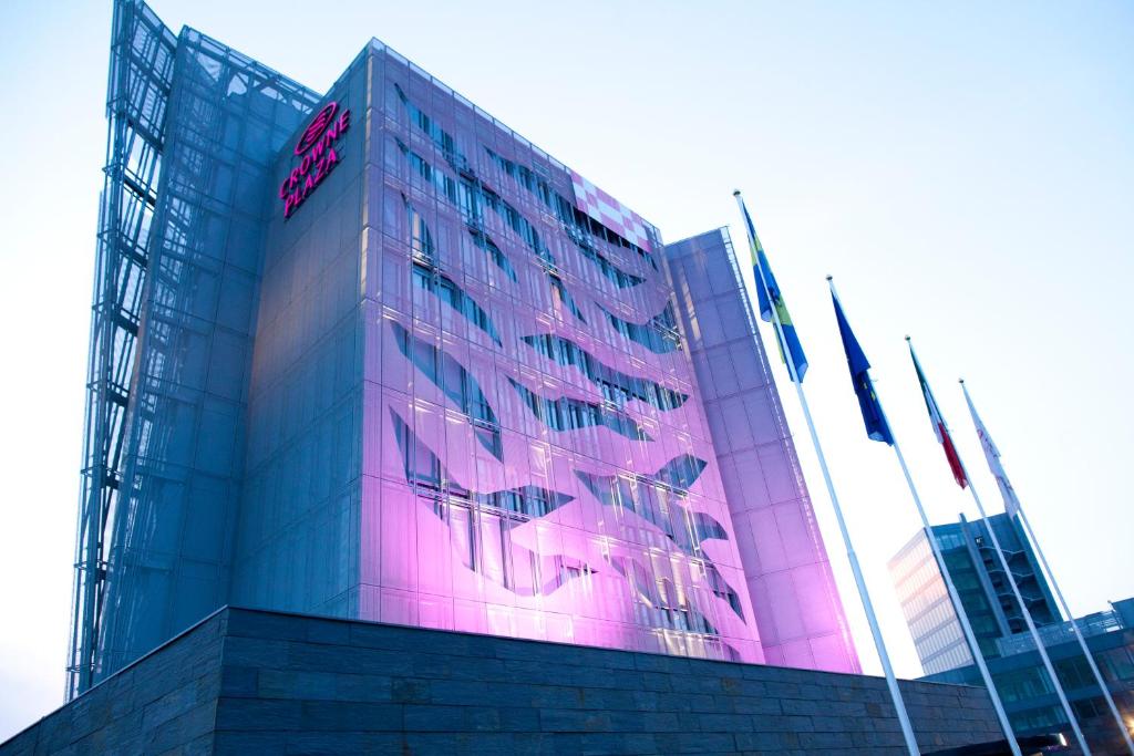 Crowne Plaza Vérone Fiera est situé dans le quartier du centre d'exposition, à 5 minutes en voiture du centre-ville.