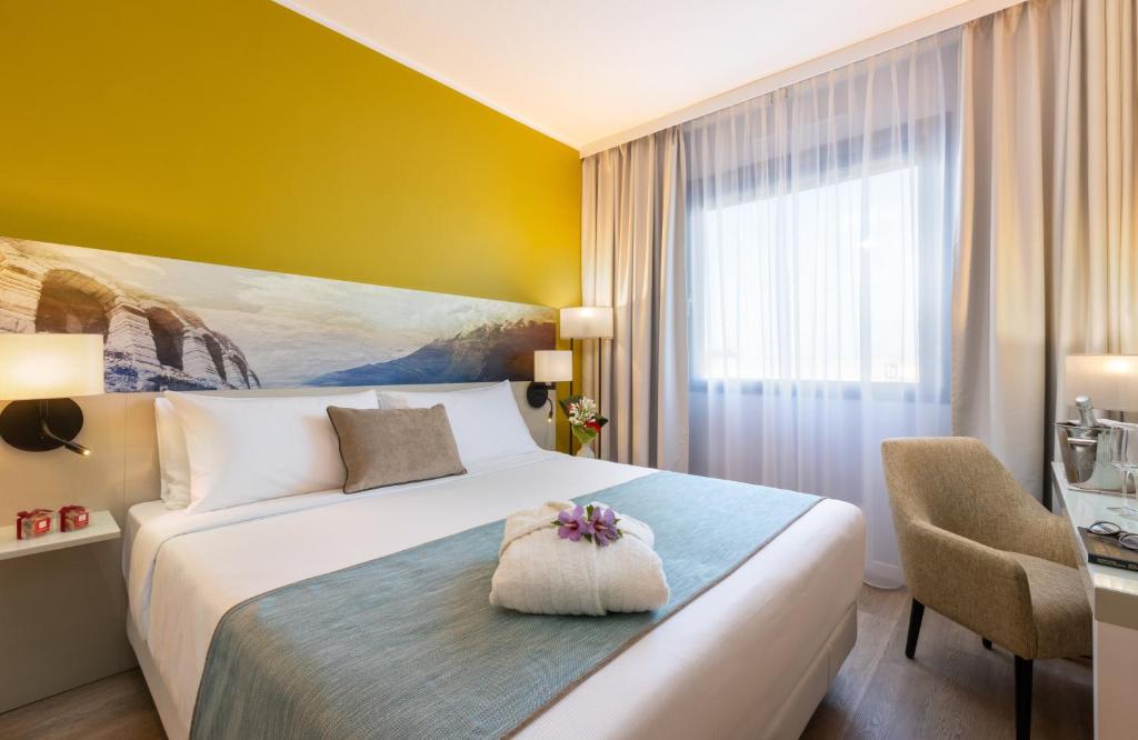 Leonardo Hotel Verona is just 300 metres from the Verona Sud exit of the A4 Motorway.