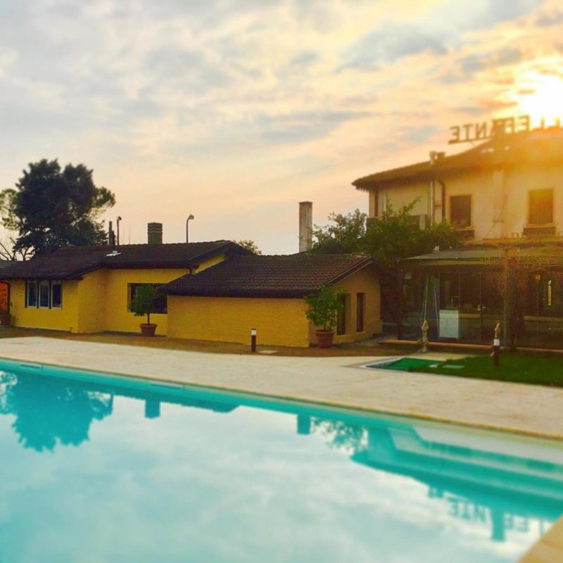 Located just 4 km from Verona's historic centre, Park Hotel Elefante is a characteristic villa offering 14,000 m² of gardens with an outdoor pool and...