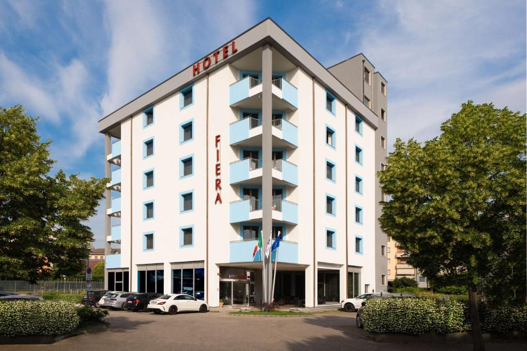 Das Hotel Fiera liegt in der Nähe des Kongresszentrums von Verona, eine kurze Busfahrt in die Stadt und nur 3 Haltestellen zum Bahnhof Porta Nuova.