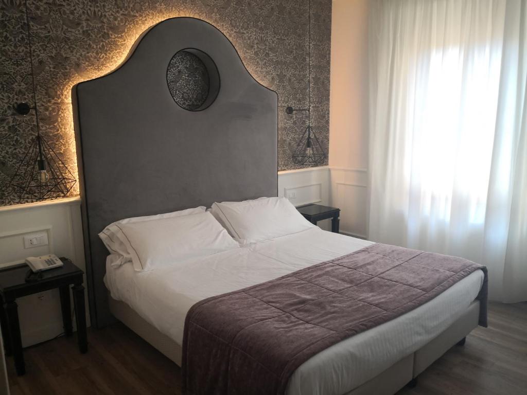 In der Nähe der Arena von Verona bietet das Hotel San Luca komplett erneuerte Zimmer mit kostenfreiem WLAN, Sat-TV und Klimaanlage.