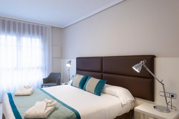 Aparthotel Los Girasoles, Zaragoza